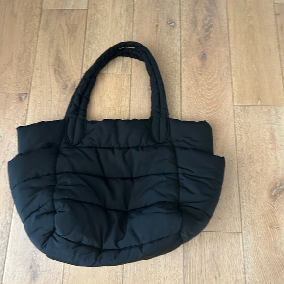 Banana Republic Handbags - Banana Republic Black puffer Quilted Tote Bag